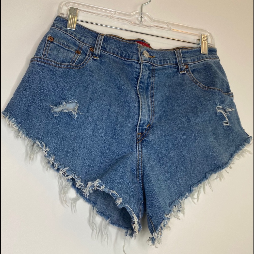 Levi’s 550 High Waist Cut Off Jean Shorts